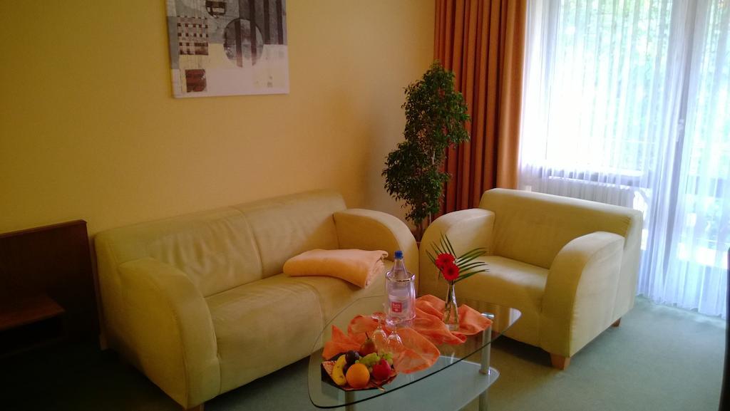 Landhotel Vierjahreszeiten Bad Königshofen im Grabfeld Cameră foto